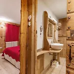 Holiday home Maison Peroulaz