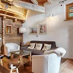 Maison Peroulaz Tatil Evi *