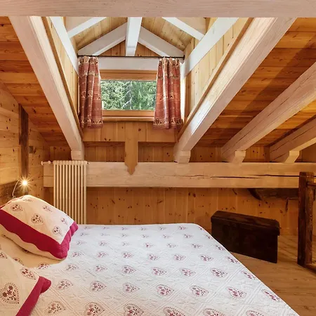 Holiday home Maison Peroulaz