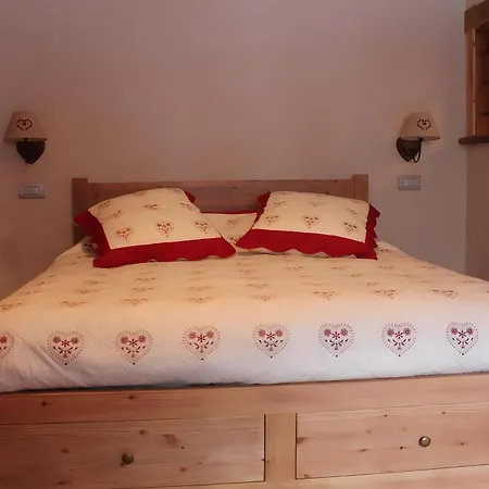 Holiday home Maison Peroulaz *