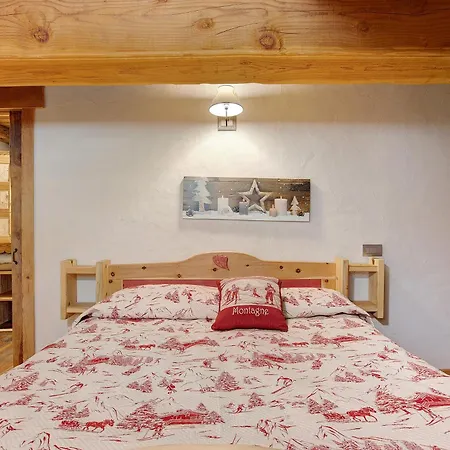 Holiday home Maison Peroulaz