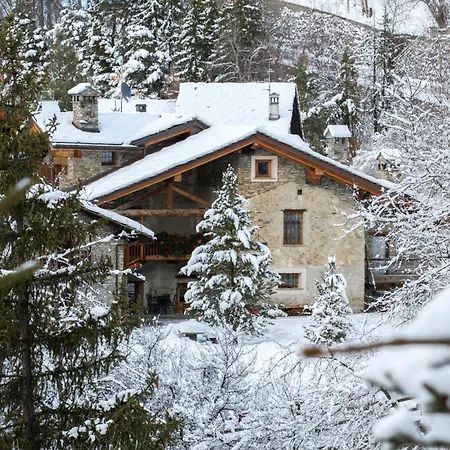 Holiday home Maison Peroulaz