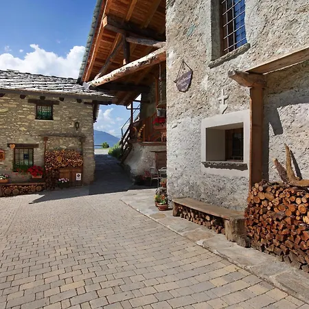 Maison Peroulaz Tatil Evi *